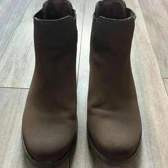 Steve Madden khaki‎ brown booties - Picture 3 of 6